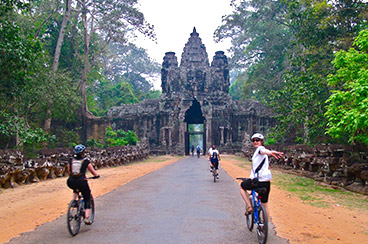4 Days Siem Reap Luxury Tour with Easy Biking