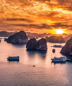 cruising halong bay