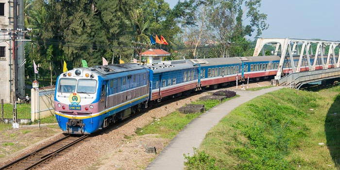 hue-to-hanoi-train