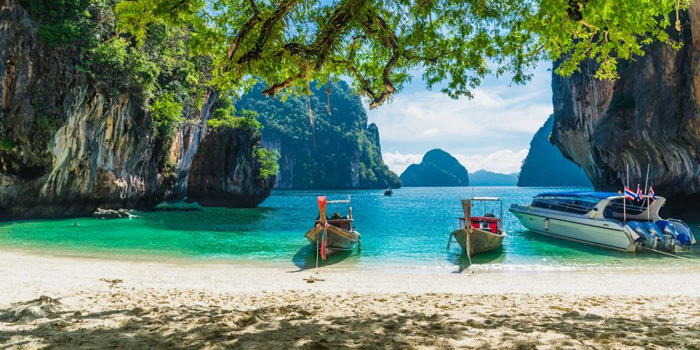 the-scenery-of-ao-nang-beach-in-krabi