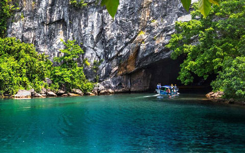 How to Plan a Vietnam Cave Tour